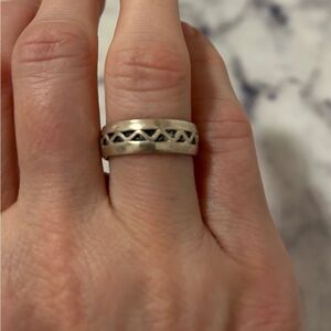 Elegant silver band Ring